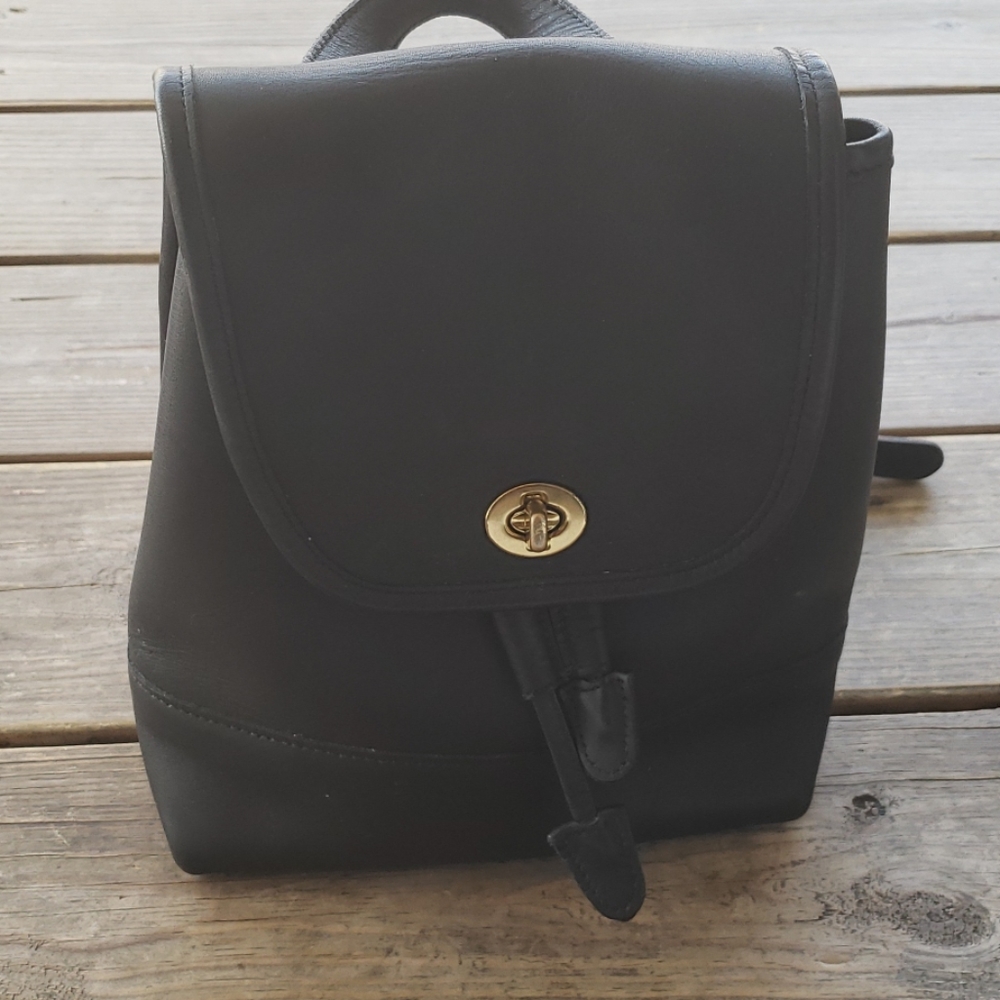 90's Vintage leather coach mini turnlock backpack
